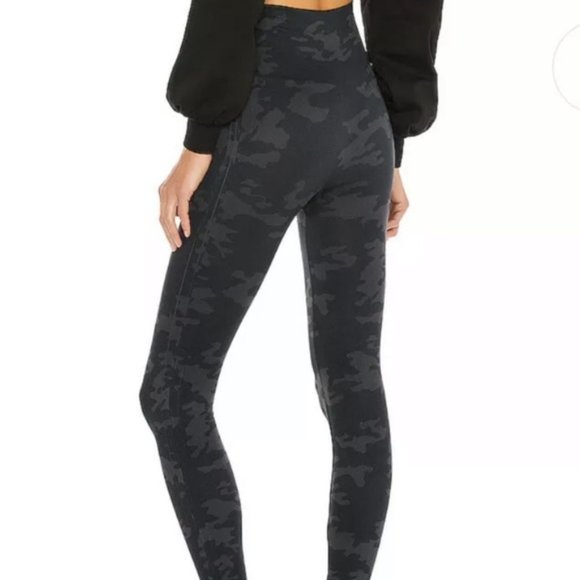 Spanx Look At Me Now Camo Leggings Medium - Picture 4 of 8